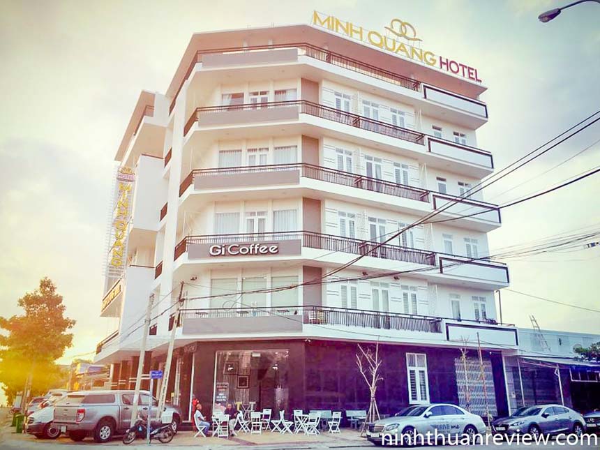 Khách sạn Minh Quang 2 sao Ninh Thuận